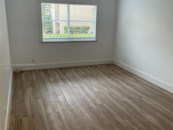 100 Edgewater Dr 101, Coral Gables FL 33133
