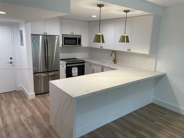 100 Edgewater Dr 101, Coral Gables FL 33133