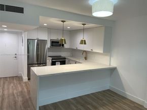 100 Edgewater Dr 101, Coral Gables FL 33133