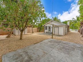 1621 NW 55th St, Miami FL 33142