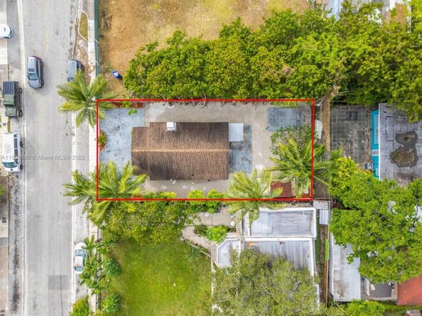 1621 NW 55th St, Miami FL 33142