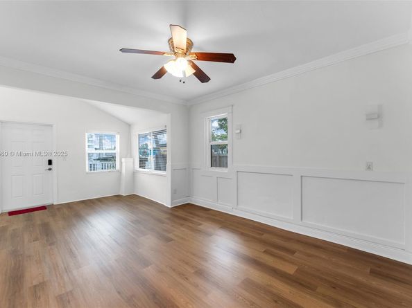 1621 NW 55th St, Miami FL 33142