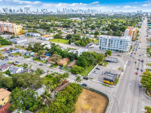 1621 NW 55th St, Miami FL 33142