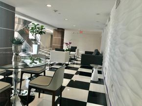 1800 N Bayshore Dr 306, Miami FL 33132