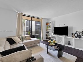 8075 SW 107th Ave 221, Miami FL 33173
