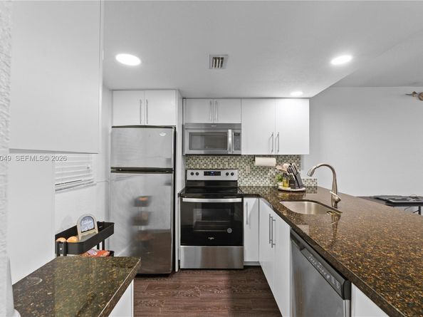 8075 SW 107th Ave 221, Miami FL 33173