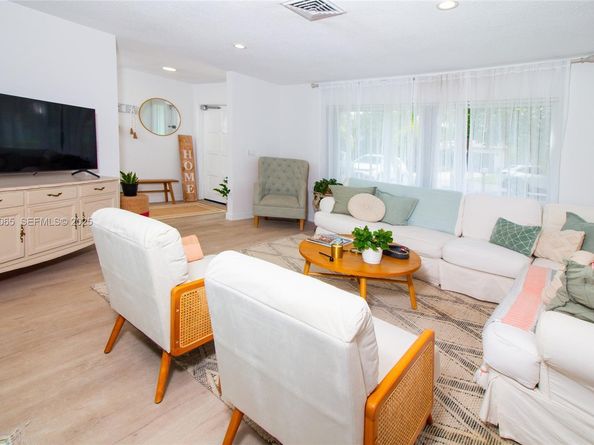 107 Winged Foot Ln, Boca Raton FL 33431