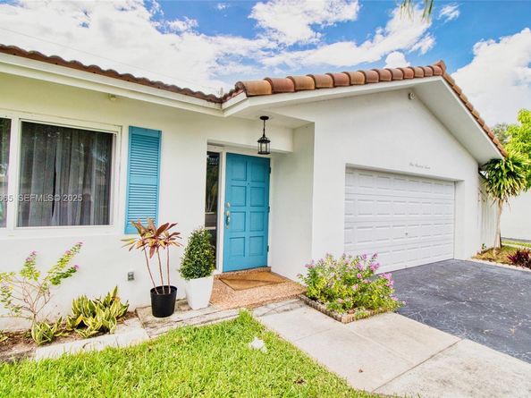 107 Winged Foot Ln, Boca Raton FL 33431