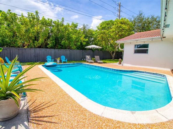 107 Winged Foot Ln, Boca Raton FL 33431