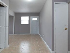 2378 NW 60th St, Miami FL 33142