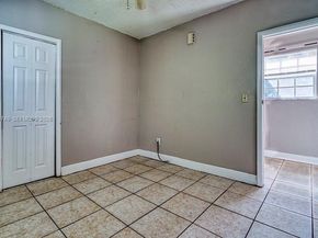 2378 NW 60th St, Miami FL 33142