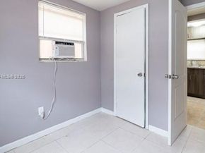 2378 NW 60th St, Miami FL 33142