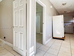 2378 NW 60th St, Miami FL 33142