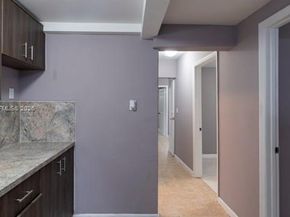 2378 NW 60th St, Miami FL 33142