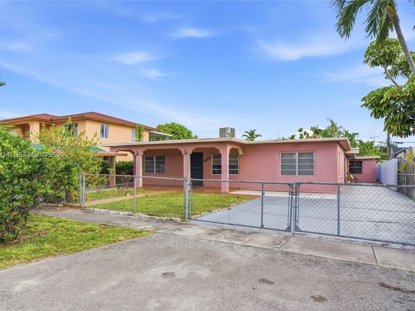 921 E 14 St, Hialeah FL 33010