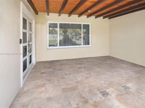 6550 SW 8th St, Pembroke Pines FL 33023