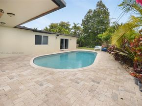 6550 SW 8th St, Pembroke Pines FL 33023