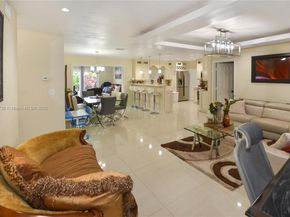 6550 SW 8th St, Pembroke Pines FL 33023