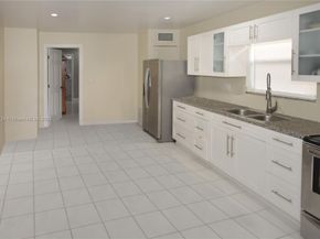 6550 SW 8th St, Pembroke Pines FL 33023