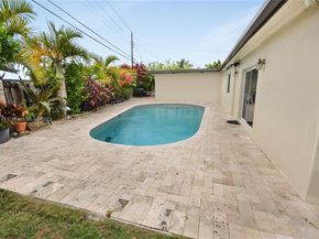 6550 SW 8th St, Pembroke Pines FL 33023