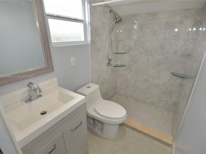 6550 SW 8th St, Pembroke Pines FL 33023