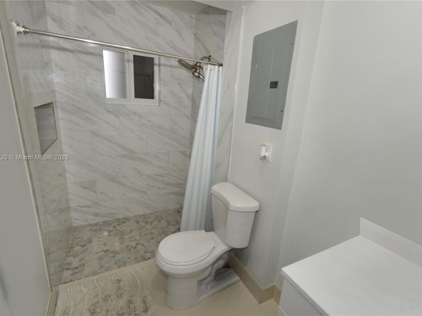 6550 SW 8th St, Pembroke Pines FL 33023