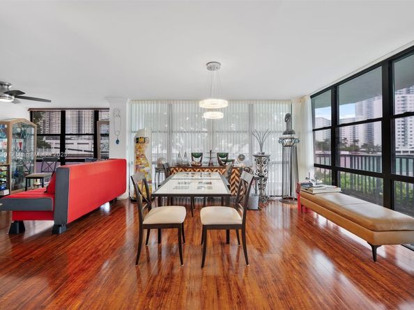 1000 Parkview Dr 220, Hallandale Beach FL 33009