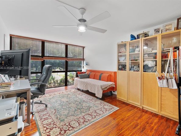 1000 Parkview Dr 220, Hallandale Beach FL 33009