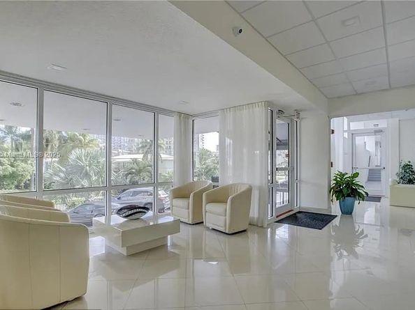 521 N Riverside Dr 907, Pompano Beach FL 33062