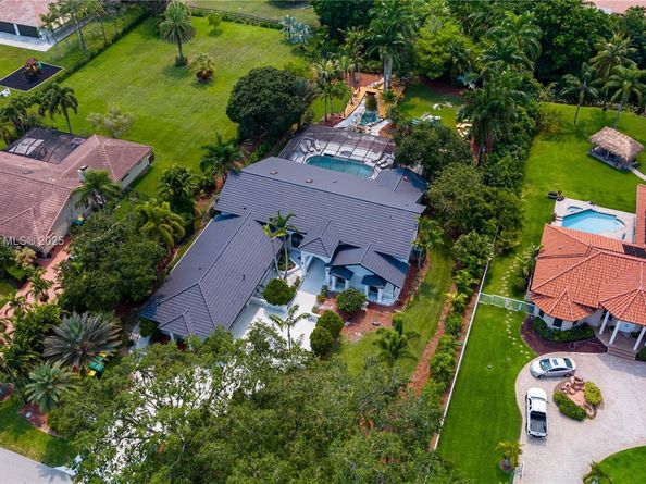 1361 NW 116th Ave, Plantation FL 33323