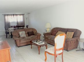 9520 S Hollybrook Lake Dr 205, Pembroke Pines FL 33025