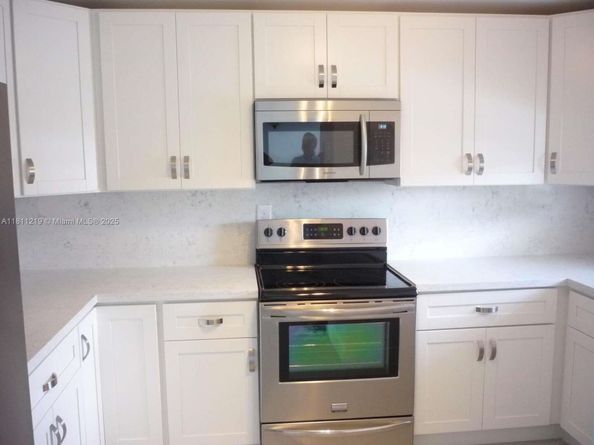 9520 S Hollybrook Lake Dr 205, Pembroke Pines FL 33025
