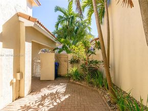 1564 Yellowheart Way 1564, Hollywood FL 33019