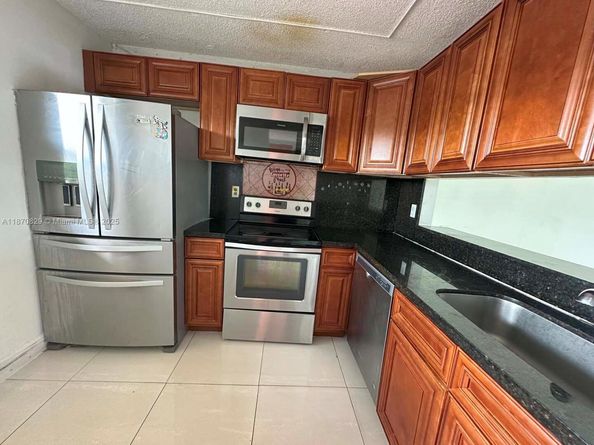 3396 Foxcroft Rd 305, Miramar FL 33025