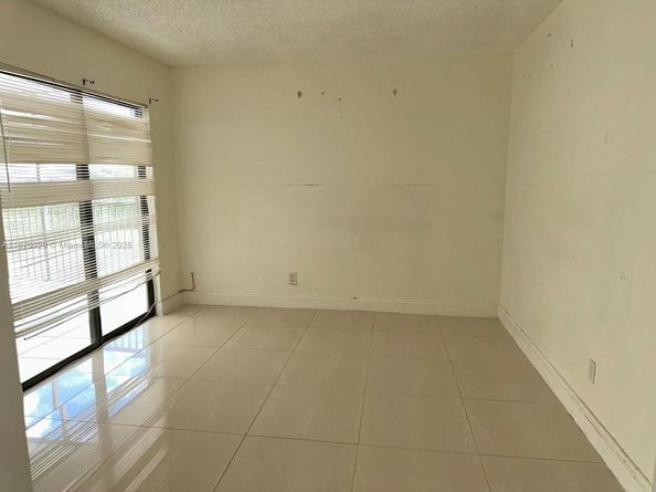 3396 Foxcroft Rd 305, Miramar FL 33025