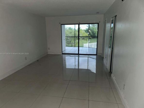3396 Foxcroft Rd 305, Miramar FL 33025