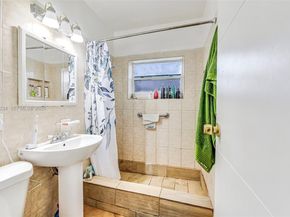 1263 NE 182nd St, North Miami Beach FL 33162