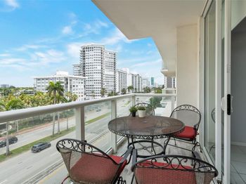 5601 Collins Ave