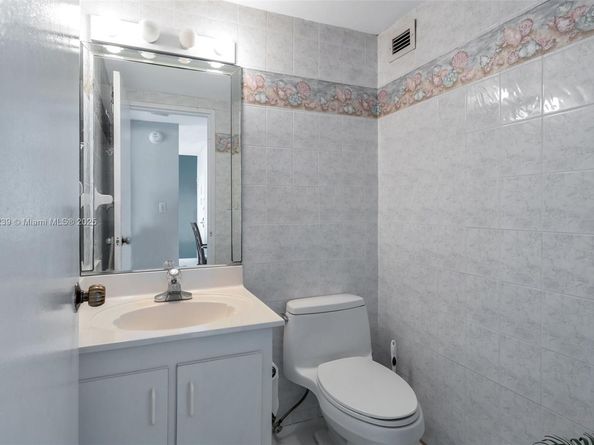 5601 Collins Ave 615, Miami Beach FL 33140