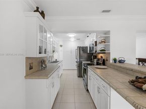 9625 SW 47th St, Miami FL 33165