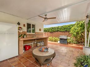 9625 SW 47th St, Miami FL 33165