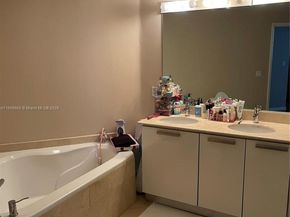 3000 NE 188th St 706, Aventura FL 33180