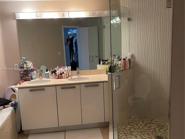 3000 NE 188th St 706, Aventura FL 33180
