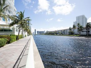 3000 NE 188th St 706, Aventura FL 33180
