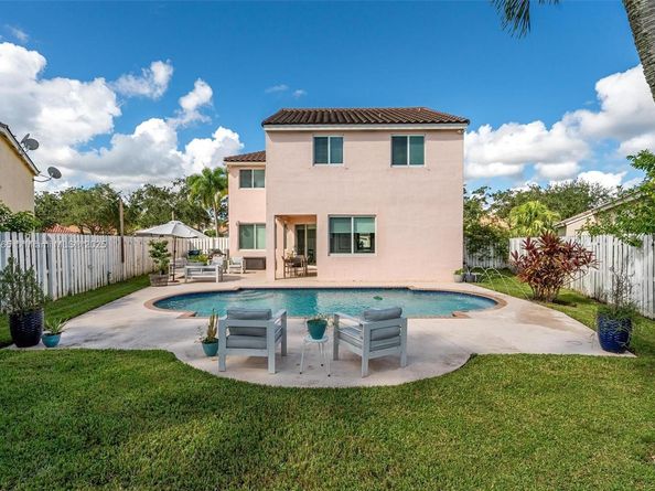 925 Briar Ridge Rd, Weston FL 33327