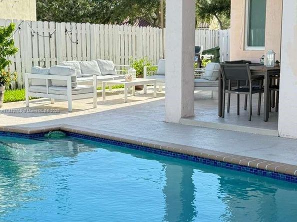 925 Briar Ridge Rd, Weston FL 33327