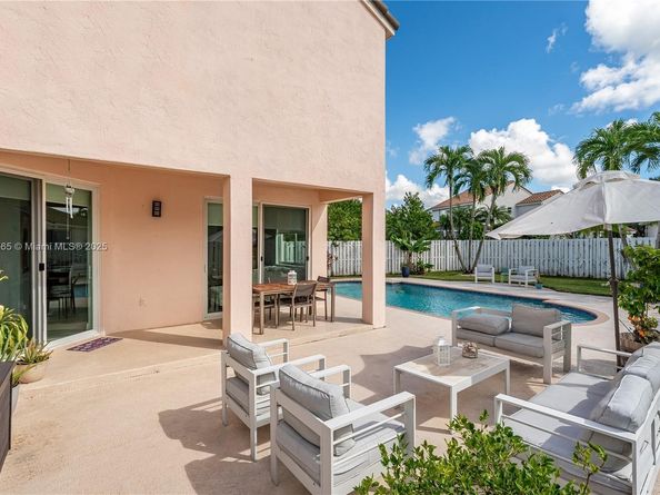 925 Briar Ridge Rd, Weston FL 33327
