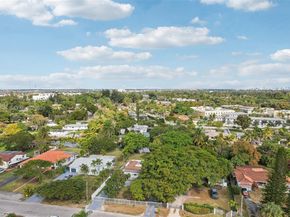 299 S Biscayne River Dr, Miami FL 33169