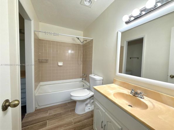 4094 Sierra Ter 4094, Sunrise FL 33351