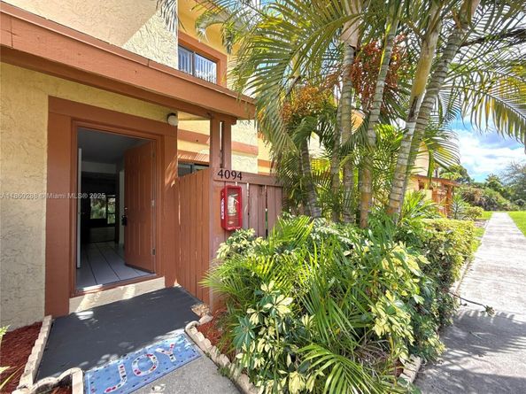 4094 Sierra Ter 4094, Sunrise FL 33351